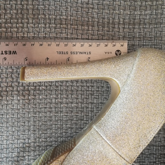 Shoes - Picture 3 of 5